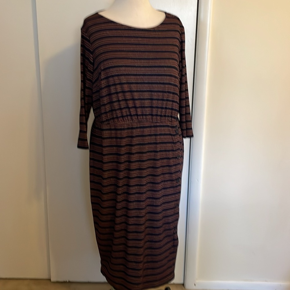 Lane Bryant- long sleeved Red/Blue/Silver stripped lightweight Dress. EUC.